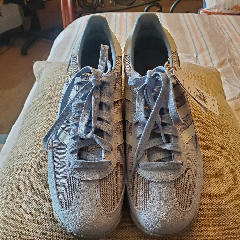 Adidas Womens Light Blue and White Sneakers NWT - Picture 5 of 9